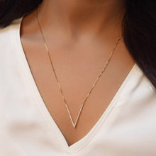 Load image into Gallery viewer, V To the T Necklace