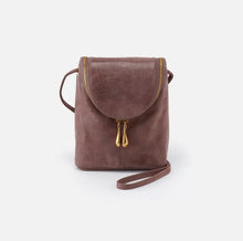 Load image into Gallery viewer, Fern Crossbody (Saddle)