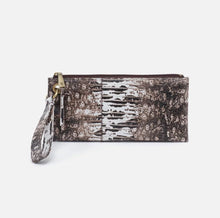 Load image into Gallery viewer, Vida Wristlet (Lizard Print)